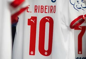 EVERTON RIBEIRO VAI ALÉM DO FUTEBOL E MOSTRA COMO NASCE UM ÍDOLO DO BAHIA