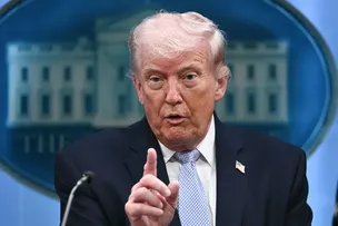 TRUMP ESTENDE TRÉGUA COM IRÃ APÓS PEDIDO DO PAQUISTÃO