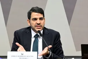 MESSIAS CRITICA INVESTIGAÇÕES PROLONGADAS E CITA INQUÉRITO DAS FAKE NEWS DURANTE SABATINA NO SENADO