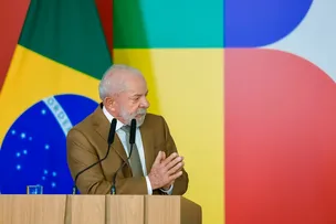 LULA DETERMINA CONTRATAÇÃO DE 1000 POLICIAIS FEDERAIS APÓS CRISE COM EUA