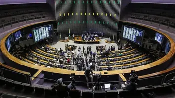 JANELA PARTIDÁRIA: MAIS DE 20% DOS DEPUTADOS FEDERAIS MUDAM DE PARTIDO E ALTERAM COMPOSIÇÃO DA CÂMARA