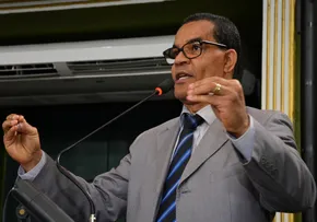 VEREADOR ATRIBUI CONTAMINAÇÃO EM PRAIA DE SALVADOR A GESTÃO ANTERIOR DE TERMINAL