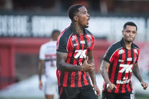 VITÓRIA DECIDE COMPRAR ZAGUEIRO CACÁ ANTES DE DUELO CONTRA O CORINTHIANS