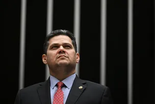 ALCOLUMBRE ENVIA À CCJ PEC ALTERNATIVA AO FIM DA ESCALA 6X1
