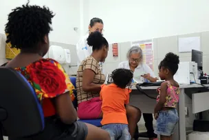 MAIS DE 300 MIL BENEFICIÁRIOS DO BOLSA FAMÍLIA AINDA PRECISAM REALIZAR ACOMPANHAMENTO DE SAÚDE EM SALVADOR