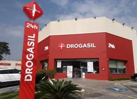 REDE DE FARMÁCIAS ACABA COM ESCALA 6×1 E ADOTA NOVO MODELO DE TRABALHO EM TODO O BRASIL