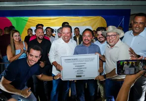 VICE-GOVERNADOR ENTREGA OBRAS ESTRUTURANTES EM ITAPARICA