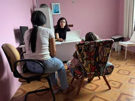 MANSÃO DO CAMINHO INCLUI MÃES DE CRIANÇAS E ADOLESCENTES DO SEU CENTRO EDUCACIONAL EM PROJETOS SOCIAIS