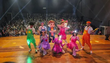 SALVADOR RECEBE MUSICAL INFANTIL FAMOSO NO YOUTUBE