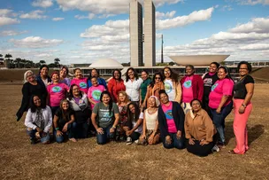 CATADORAS DE MATERIAIS RECICLÁVEIS PROTAGONIZAM LIVRO SOBRE SUSTENTABILIDADE E FORÇA FEMININA