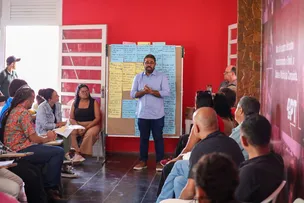EM VITÓRIA DA CONQUISTA, FELIPE FREITAS PARTICIPA DE PLENÁRIA DO PT