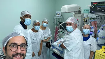BEBÊ SUPERA QUADRO GRAVÍSSIMO E DEIXA UTI NEONATAL SEM SEQUELAS EM FEIRA