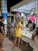 FEIRA DE VARIEDADES OCUPA PRAÇA DA SÉ E REACENDE DEBATE SOBRE FEIRAS DE RUA EM SALVADOR