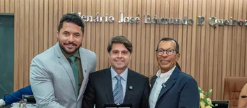 DEPUTADO RECEBE TÍTULO DE CIDADÃO SANTANTONIENSE E REAFIRMA COMPROMISSO COM O MUNICÍPIO