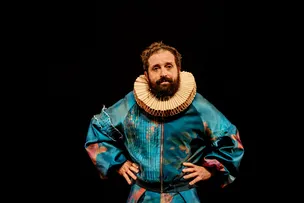 GREGORIO DUVIVIER LEVA “O CÉU DA LÍNGUA” À CONCHA ACÚSTICA DO TCA, EM SALVADOR, COM INGRESSOS À VENDA A PARTIR DESTA TERÇA (26), ÀS 14H