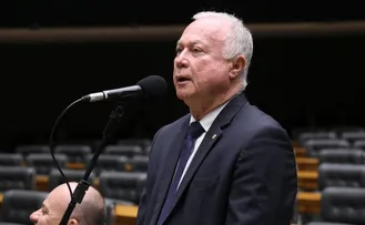 DEPUTADO CELEBRA APROVAÇÃO DO FIM DA ESCALA 6X1