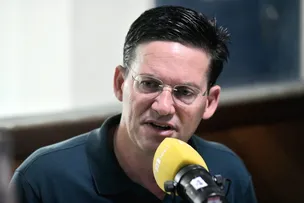 JOÃO ROMA DEFENDE LIBERDADE DE IMPRENSA E CONDENA ATAQUE DE RUI COSTA: “MOSTRA SUA FACE AUTORITÁRIA E ANTIDEMOCRÁTICA”
