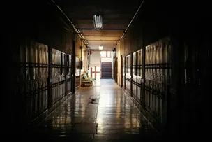 ESCOLA PARTICULAR EM SALVADOR APURA BILHETES COM AMEAÇAS ENCONTRADOS EM SALA DE AULA