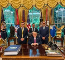 FLÁVIO BOLSONARO DIZ TER PEDIDO A TRUMP QUE PCC E CV SEJAM CLASSIFICADOS COMO TERRORISTAS
