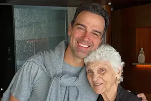 TADEU SCHMIDT SE DESPEDE DA MÃE UM MÊS APÓS MORTE DO IRMÃO