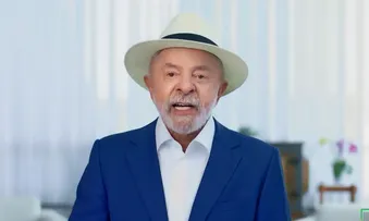 LULA EVITA COMENTAR VAZAMENTO ENVOLVENDO FLÁVIO BOLSONARO DURANTE EVENTO NA BAHIA