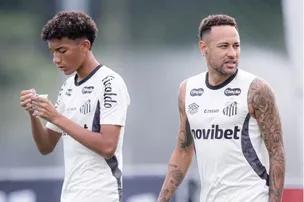 NEYMAR SE IRRITA COM DRIBLE EM TREINO, DISCUTE E DÁ RASTEIRA EM ROBINHO JR., DE 18 ANOS