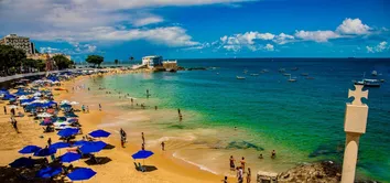 BAHIA ULTRAPASSA 102 MIL TURISTAS ESTRANGEIROS E REGISTRA ALTA DE 11,8% EM 2026