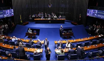 PEC DO FIM DA ESCALA 6X1 COMPLETA UM MÊS PARADA NO SENADO