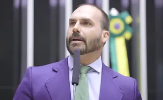 CAIADO REBATE EDUARDO BOLSONARO: "BRASIL NÃO DEVE ABRIR MÃO DO PIX"