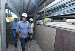 PREFEITO BRUNO REIS VISTORIA OBRAS DA ESCOLA DE MÚSICA E ARTES E DA SALA DE ESPETÁCULOS LETIERES LEITE NO COMÉRCIO