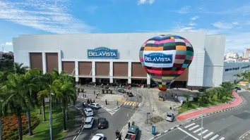 SHOPPING CELEBRA O DIA DOS NAMORADOS COM PEDIDO DE CASAMENTO EM VOO DE BALÃO 