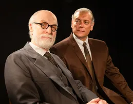 FREUD, DE MARK ST. GERMAIN GANHA NOVA TEMPORADA NO TEATRO SESC CASA DO COMÉRCIO