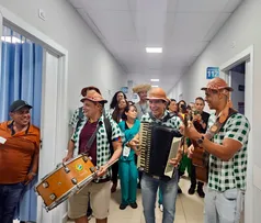 FORRÓ ITINERANTE LEVA CLIMA JUNINO A PACIENTES E COLABORADORES DE HOSPITAL
