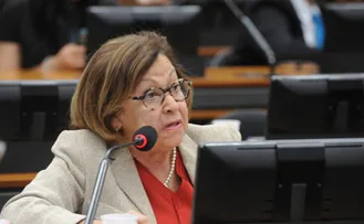 LÍDICE CRITICA OPOSIÇÃO E DIZ QUE GRUPO POLÍTICO DE ACM NETO “FEZ APENAS UMA MATERNIDADE” EM 14 ANOS