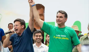 FLÁVIO BOLSONARO DEVE RETORNAR À BAHIA DURANTE O SÃO JOÃO