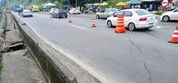 TRECHO DA BR-324  É INTERDITADO NESTA SEGUNDA (27) APÓS PISTA VOLTAR A AFUNDAR