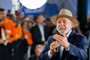 PODERDATA: APÓS NOVO TARIFAÇO DOS EUA, AVALIAÇÃO NEGATIVA DE LULA CAI 10 PONTOS