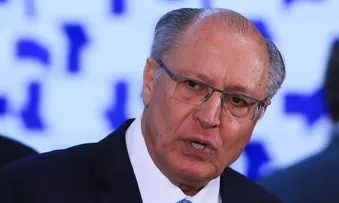 ALCKMIN CRITICA TARIFA DOS EUA E DIZ QUE BRASIL MANTERÁ NEGOCIAÇÕES