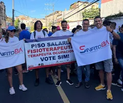 SILVA NETO MARCA PRESENÇA NO DOIS DE JULHO E CONFIRMA COMPROMISSO COM AS LUTAS DOS FISIOTERAPEUTAS