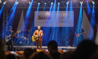 MIZAEL MATTOS EMOCIONA PÚBLICO NA MARCHA PARA JESUS EM NAZARÉ