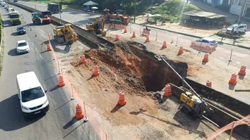 TRECHO DA BR-324 EM SIMÕES FILHO PERMANECE EM SITUAÇÃO DE EMERGÊNCIA