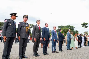 VICE GOVERNADOR ENTREGA MEDALHAS AO CORPO DE BOMBEIROS