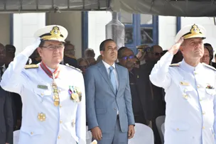 PREFEITO PARTICIPA DE CERIMÔNIA DE TRANSMISSÃO DE CARGO NO COMANDO DO 2º DISTRITO NAVAL