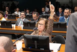 DEPUTADA DIZ QUE “PROVÃO BAIANO” PROPOSTO POR ACM NETO É “ESPUMA MARQUETEIRA”