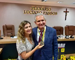 ANGELO CORONEL RECEBE MEDALHA 29 DE JULHO EM CRUZ DAS ALMAS POR ATUAÇÃO JUNTO AOS MUNICÍPIOS