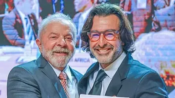 LULA PREPARA MUDANÇAS NA EQUIPE DE COMUNICAÇÃO PARA REFORÇAR CAMPANHA