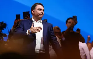 ATLASINTEL: FLÁVIO BOLSONARO MANTÉM REJEIÇÃO EM 53% APÓS CRISES NA PRÉ-CAMPANHA