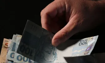 SALÁRIO MÍNIMO PODE CHEGAR A R$ 1.717 EM 2027; CONFIRA