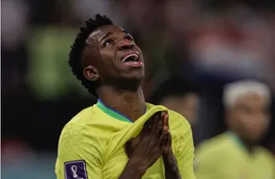 VINI JR. SE DESCULPA APÓS ELIMINAÇÃO DO BRASIL NA COPA DO MUNDO