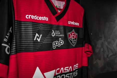 VITÓRIA MUDA FORNECEDOR DE UNIFORMES E CONFIRMA RETORNO DA MARCA PRÓPRIA